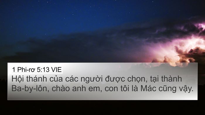 1 Phi-rơ 5:13 VIE 4K Wallpaper - Hội thánh của các người được chọn, - 4K Wallpaper Bible Verse