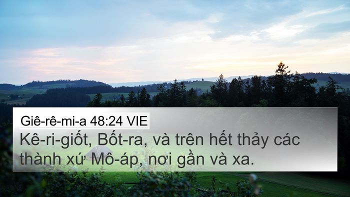 Giê-rê-mi-a 48:24 VIE Bible Verse Image