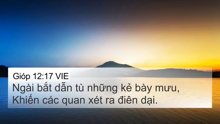 Gióp 12:17 VIE Bible Verse Image