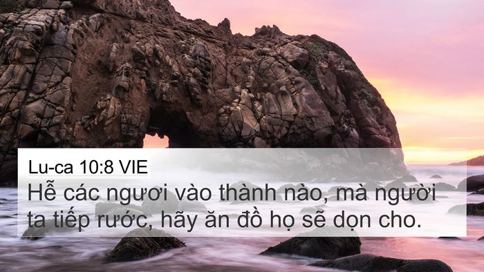 Lu-ca 10:8 VIE 4K Wallpaper - Hễ các ngươi vào thành nào, mà người - 4K Wallpaper Bible Verse