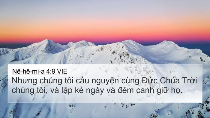 Nê-hê-mi-a 4:9 VIE 4K Wallpaper - Nhưng chúng tôi cầu nguyện cùng Đức - 4K Wallpaper Bible Verse
