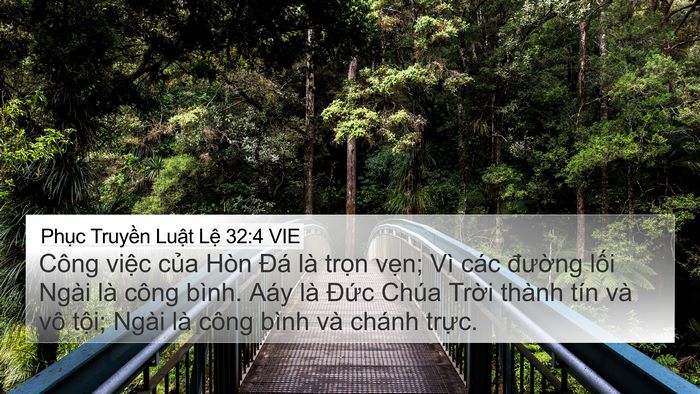 Phục Truyền Luật Lệ 32:4 VIE Bible Verse Image