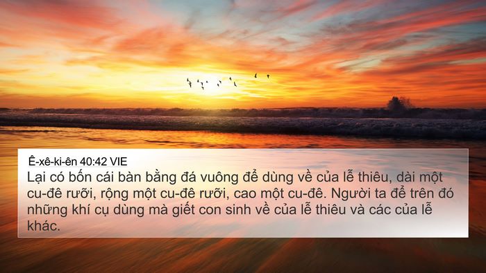 Ê-xê-ki-ên 40:42 VIE Bible Verse Image