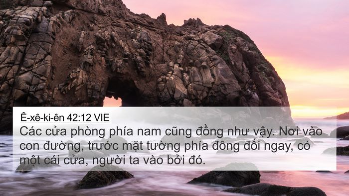 Ê-xê-ki-ên 42:12 VIE Bible Verse Image