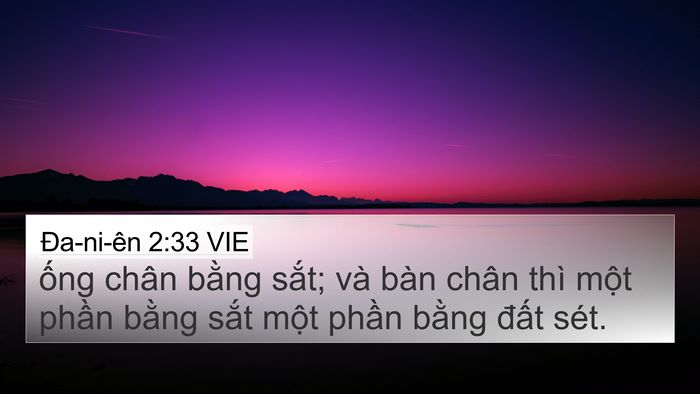 Ða-ni-ên 2:33 VIE Bible Verse Image