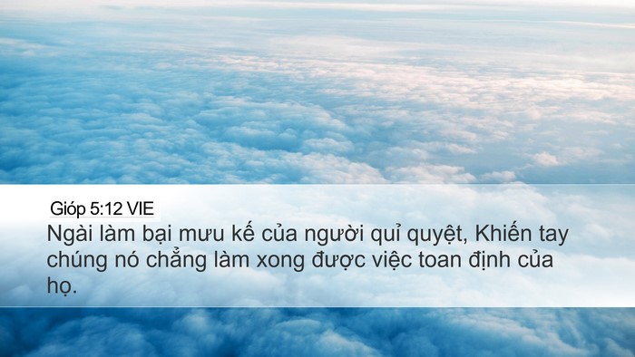 Gióp 5:12 VIE Bible Verse Image
