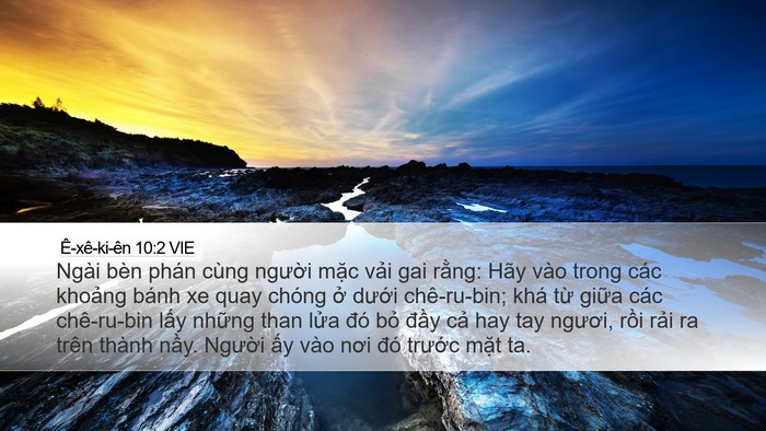Ê-xê-ki-ên 10:2 VIE Bible Verse Image