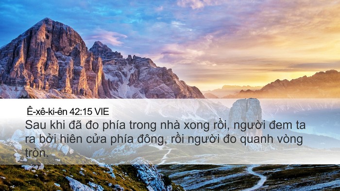 Ê-xê-ki-ên 42:15 VIE Bible Verse Image