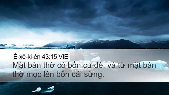 Ê-xê-ki-ên 43:15 VIE Bible Verse Image