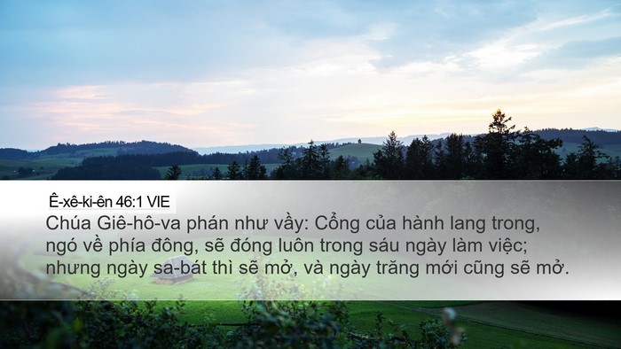 Ê-xê-ki-ên 46:1 VIE Bible Verse Image