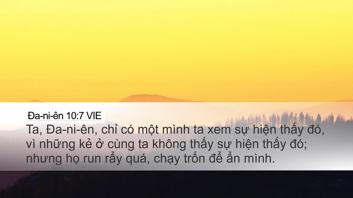 Ða-ni-ên 10:7 VIE Bible Verse Image