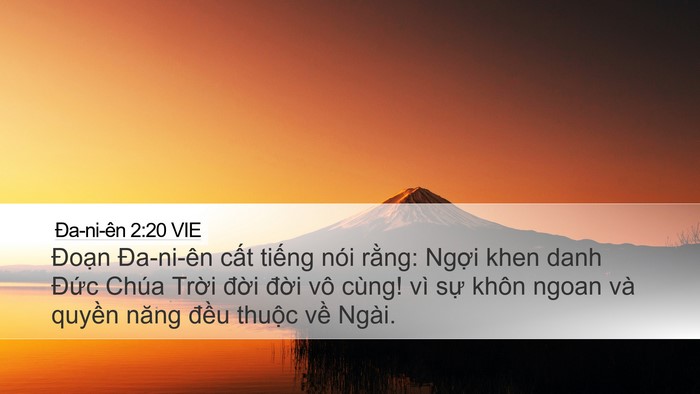 Ða-ni-ên 2:20 VIE Bible Verse Image
