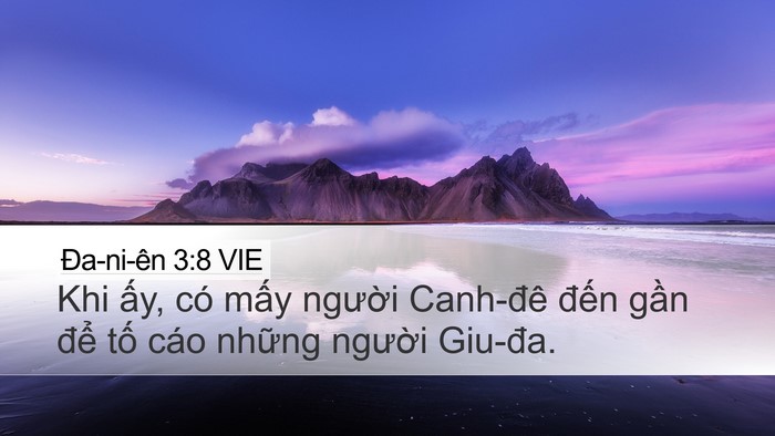 Ða-ni-ên 3:8 VIE Bible Verse Image