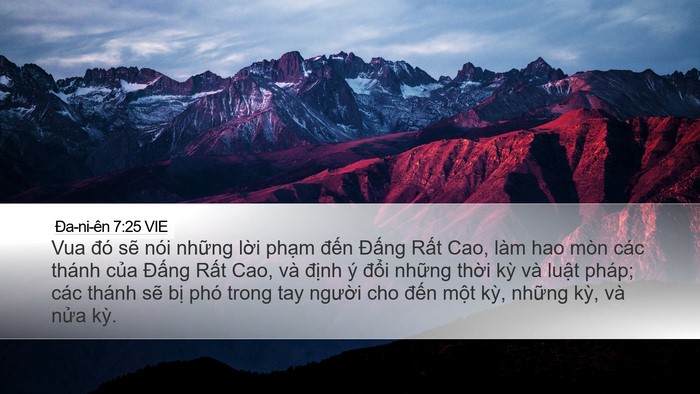 Ða-ni-ên 7:25 VIE Bible Verse Image