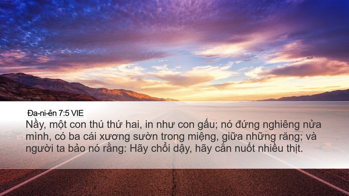 Ða-ni-ên 7:5 VIE Bible Verse Image
