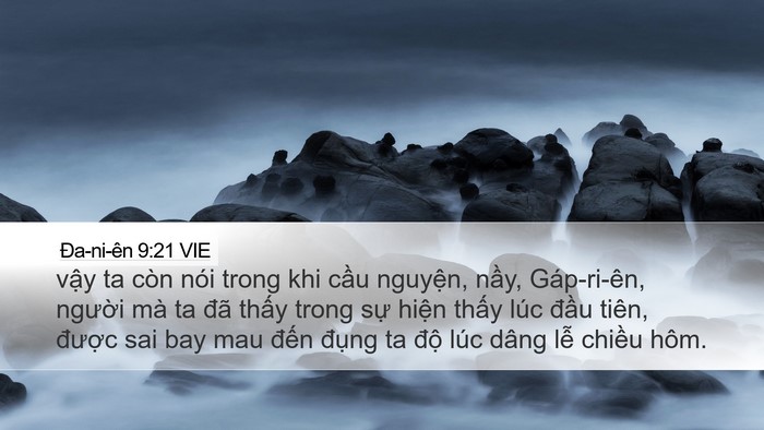 Ða-ni-ên 9:21 VIE Bible Verse Image