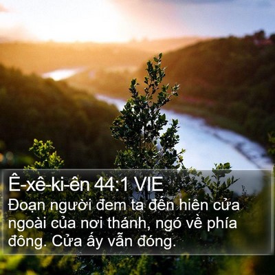 Ê-xê-ki-ên 44:1 VIE Bible Verse Image