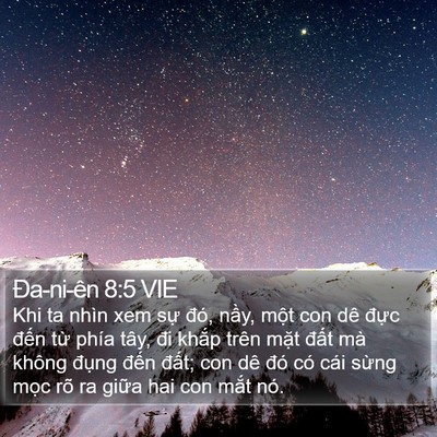Ða-ni-ên 8:5 VIE Bible Verse Image