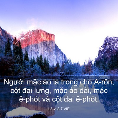 Picture 03 - Lê-vi 8:7 VIE - Người mặc áo lá trong cho A-rôn, cột - Bible Verse Picture