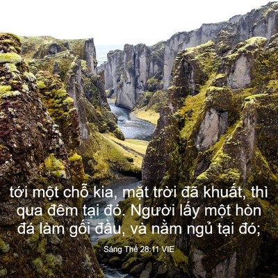Picture 03 - Sáng Thế 28:11 VIE - tới một chỗ kia, mặt trời đã khuất, - Bible Verse Picture