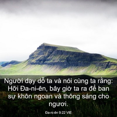 Picture 03 - Ða-ni-ên 9:22 VIE - Người dạy dỗ ta và nói cùng ta rằng: - Bible Verse Picture
