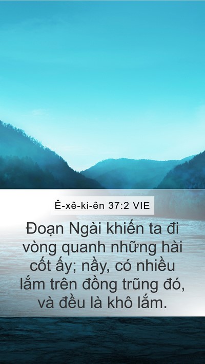 Ê-xê-ki-ên 37:2 VIE Bible Verse Image