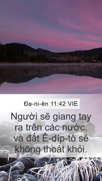 Ða-ni-ên 11:42 VIE Bible Verse Image